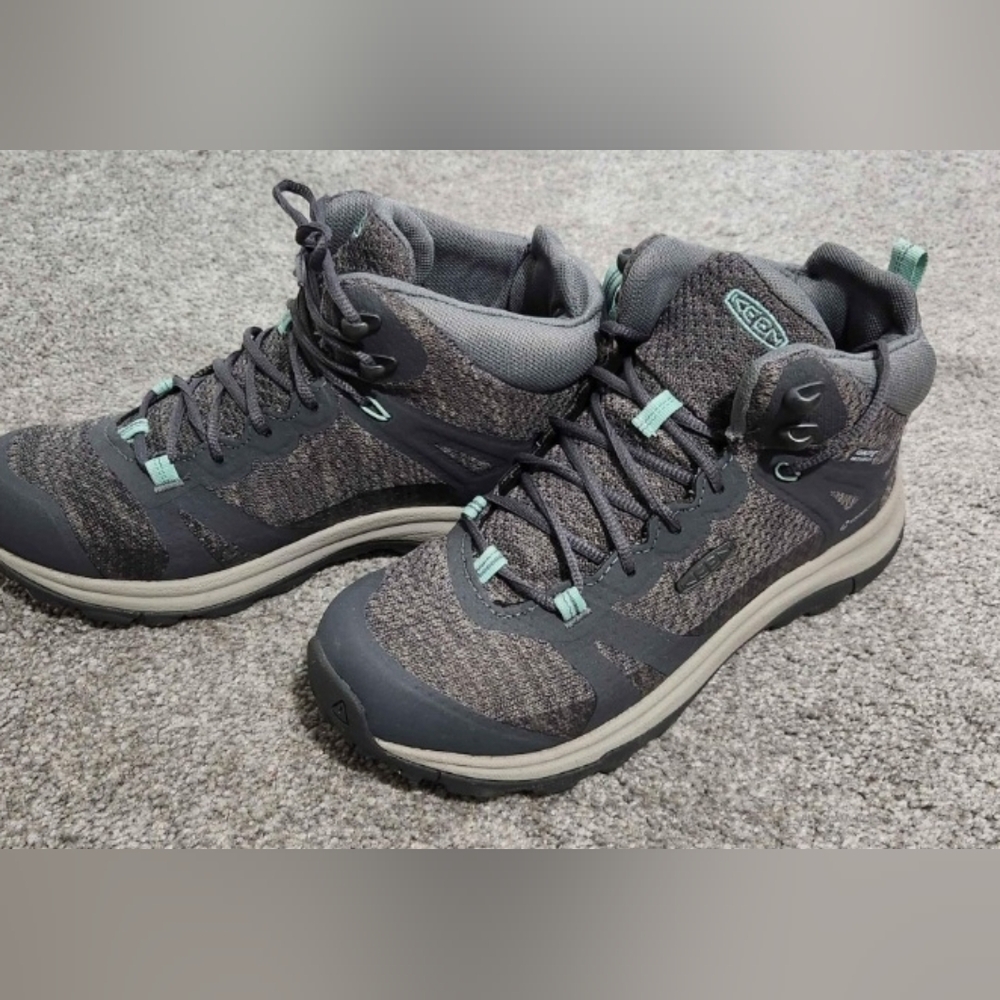 Keen Women's Hiking Boots Size 7